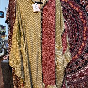 NWT Kantha Bae gold dust muu
